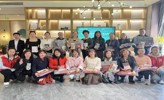 9.“以閱讀丈量世界，讓內(nèi)心更有力量”主題讀書朗誦交流活動現(xiàn)場留念_副本.jpg