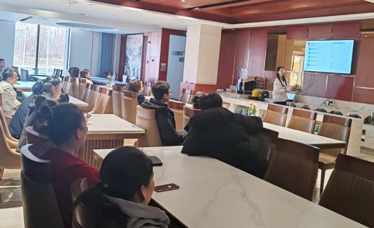 3.長(zhǎng)白山國(guó)信酒店組織開展酒店制度及人力資源相關(guān)培訓(xùn)_副本.jpg